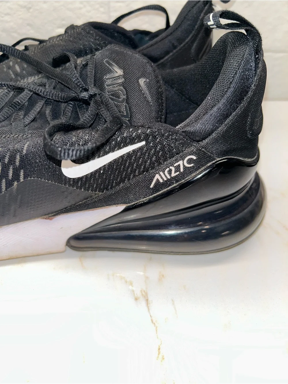 Nike Air Max 270 Mens Size 11.5 Black White Athletic Running Shoes Sneakers
